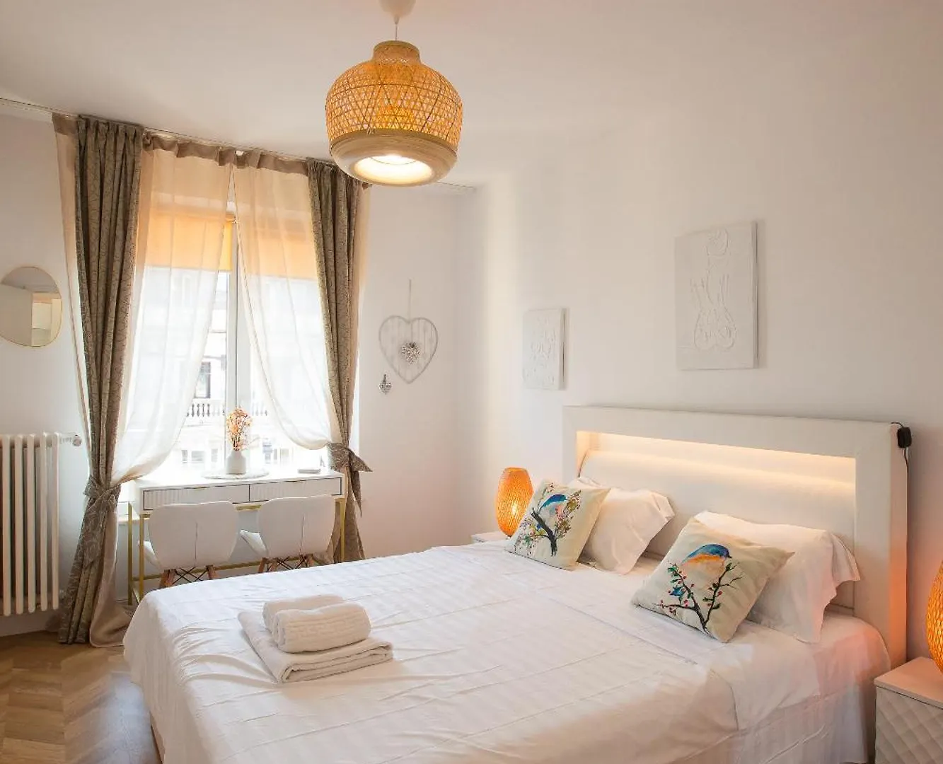 Venus I Elegant City Apt With View On Calea Victoriei Bucharest Apartment