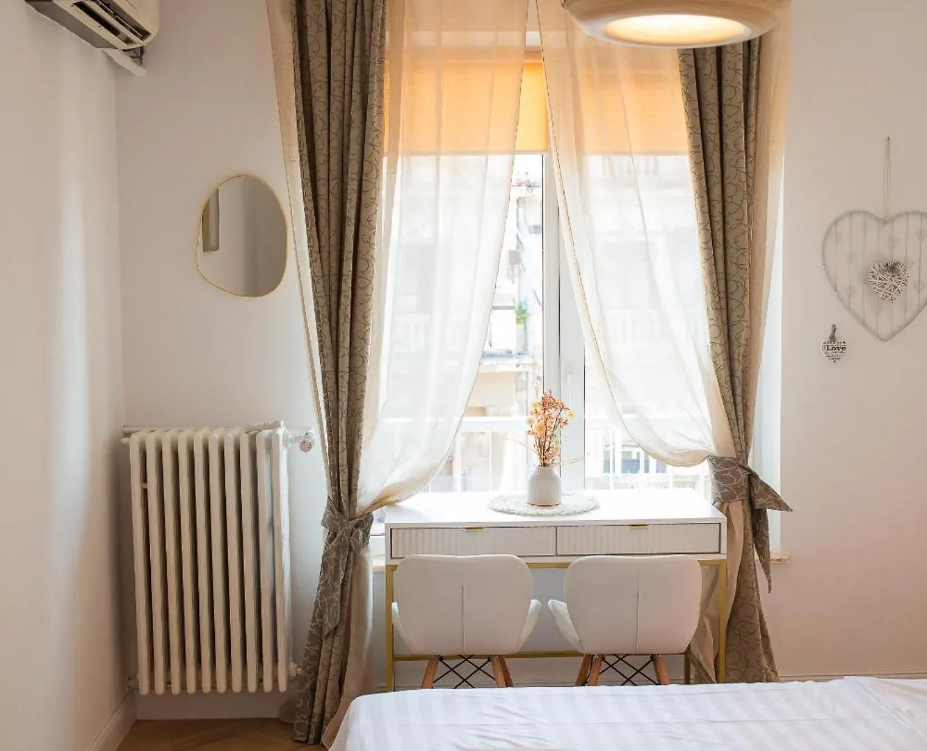 Venus I Elegant City Apt With View On Calea Victoriei Bucharest Apartment