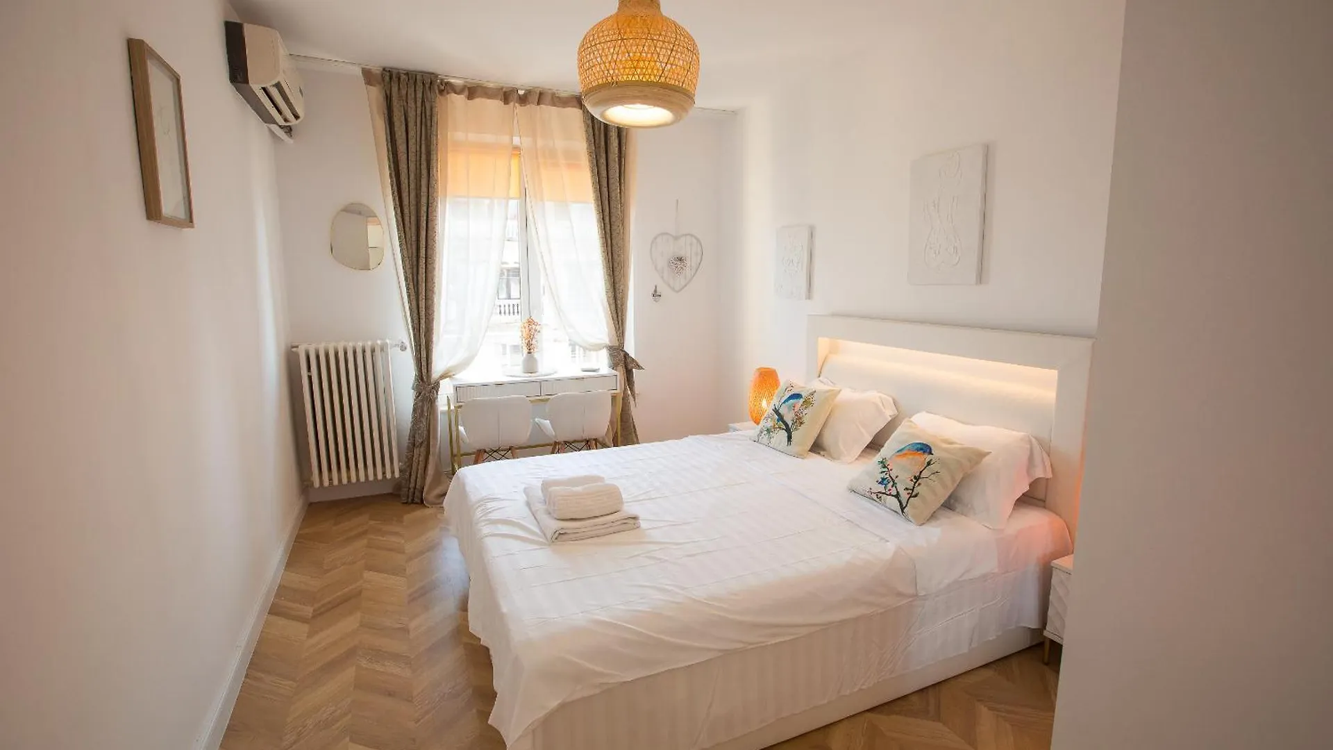 Apartment Venus I Elegant City Apt With View On Calea Victoriei Bucharest